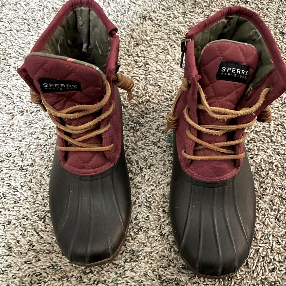 Women’s size 7.5 Sperry Top Sider boots - used but good condition